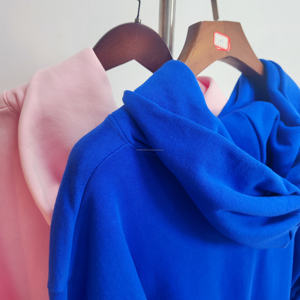 เสื้อฮู้ดสไตล์เรโทรวินเทจ เนื้อผ้านุ่ม สไตล์สตรีทสำหรับวัยรุ่น เหมาะสำหรับใส่สบายๆ ในชีวิตประจำวัน สีชมพูและฟ้าอ่อน เหมาะสำหรับร้านขายของที่ระลึกและการเดินทาง - Product Image 3