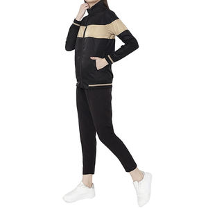 ชุดวอร์มผู้หญิงแบบสองชิ้น คุณภาพพรีเมียม เสื้อสเวตเชิ้ตและกางเกงจ็อกเกอร์ ชุดออกกำลังกายสวมใส่สบายสำหรับยิมและการใช้งานในชีวิตประจำวัน - Product Image 4