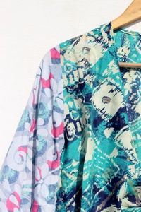 Nuevo Top envolvente de seda estampado para ropa de verano mangas acampanadas Crop Top túnica vestido para mujer con cuello en V mangas largas acampanadas Crop Top - Product Image 4