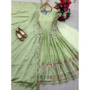 Robe Anarkali trapèze de créateur faite à la main avec magnifique dupatta en satin et taille empire pour les soirées - Product Image 3