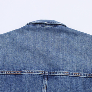 Chaqueta de mezclilla azul para mujer con cuello vuelto, cremallera, fajas, manga larga, estilo casual y holgado. - Product Image 4
