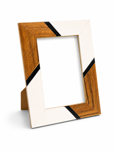 Marco de Fotos Moderno de Madera y Resina, Rectangular, Diseño de Madera Natural con Rayas Diagonales Blancas, para Exhibición Vertical en Mesa - Product Image 1