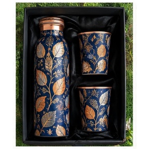 Botella de Agua de Cobre con Diseño Tradicional de Pavo Real y Dos Tazas, Juego de Bebidas Portátil para Viajes - Product Image 5
