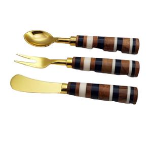Juego de cubiertos elegante de acero inoxidable con diseño de madera y metal, con mango con estilo para cenas y eventos. - Product Image 3