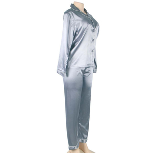 Ensemble de vêtements de nuit pour femmes en satin de luxe avec chemise classique à boutons et pantalon de pyjama long élégant - Product Image 2