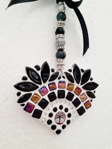 Décoration suspendue artisanale en verre Art Déco en forme de cœur, mosaïque, pour Thanksgiving, faite à la main, ornementale, ETHEREAL BLUSH BLOSSOM - Product Image 5