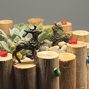 Objeto Decorativo de Reno de Diseño Premium con Base de Madera para Decoración Festiva y Regalos de Temporada, Hecho en India - Product Image 5