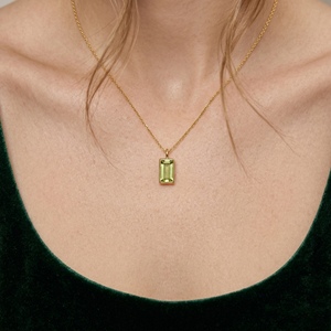 Péridot 13MM Argent Sterling Lunette Réglage Plaqué Or Baguette Forme Pendentif pour Août Naissance Mois Cadeau - Product Image 5