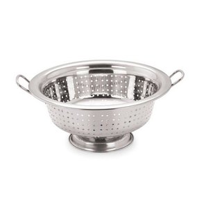 Top trending strong construction allows safe straining of boiling <b>pasta</b>, hot vegetables, and steaming grains - Product Image 5