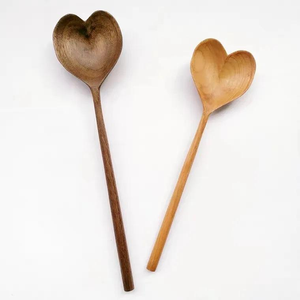 Cuchara de servir india de madera tallada a mano con forma de corazón en varios tamaños y diseños de blossom crafts india - Product Image 4