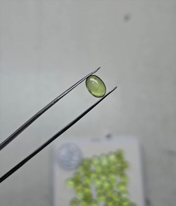พลอยเพอริดอทธรรมชาติคุณภาพสูง รูปทรงผสม ขนาด 10-15 มม. IRFAN GEMS รัฐราชสถาน สำหรับทำเครื่องประดับ ขายส่งจำนวนมาก - Product Image 2