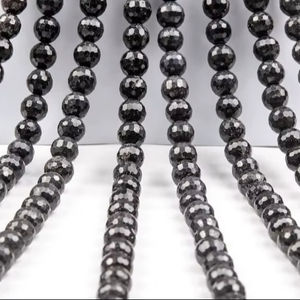 ลูกปัดพลอยไพลินธรรมชาติแท้ สีดำ ทรงกลมเหลี่ยมเล็ก สำหรับทำเครื่องประดับ สร้อยข้อมือ DIY - Product Image 1