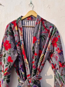 Bata Kimono Acolchada de Terciopelo con Estampado de Pájaros Grises, Chaqueta Larga Forrada Hecha a Mano Estilo Boho, Abrigo de Invierno para Mujer, Venta al por Mayor Personalizada - Product Image 2