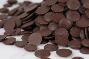 Wholesale Massive Compound <b>Chocolate</b> Ingredients for Biscuits Cookies HALAL OEM/ODM Dark <b>Chocolate</b> Button Cocoa 1KG Hot Price - Product Image 4