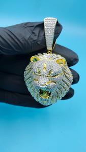 จี้เพชรโมอิสซาไนต์ทรงบริลเลียนท์คัท เงินแท้ 925 ดีไซน์หรูหรา เหมาะสำหรับทั้งชายและหญิง ใช้เป็นของขวัญในงานปาร์ตี้หรือใส่ในชีวิตประจำวัน - Product Image 4