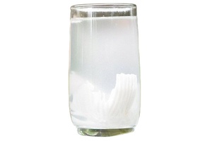 L'eau de noix de coco congelée pure de haute qualité répond aux normes d'exportation et a une longue durée de conservation - Product Image 5