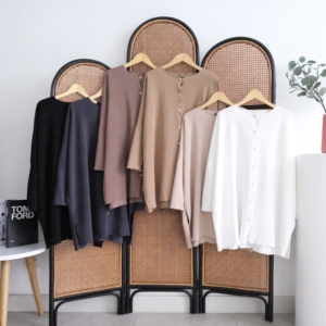 ชุดเสื้อสเวตเตอร์ถักทรงปีกค้างคาวสำหรับผู้หญิง - Product Image 1