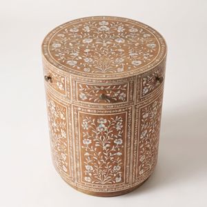 Mesita de Noche Redonda de Madera con Incrustaciones Florales de Nácar, Hecha a Mano, Mueble de Madera de Lujo con Nácar - Product Image 2