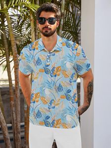 Estantes de exhibición en tiendas minoristas con estas camisetas polo botánicas de color azul claro para hombre. Nos especializamos en pedidos comerciales al por mayor y etiquetas personalizadas. - Product Image 2