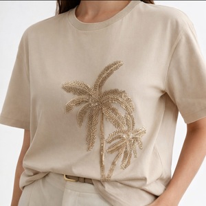 Camisetas de Mujer 100% Algodón, 220g, con Adornos, Moda Sostenible, Corte Regular, Transpirables, de Lujo, Hechas en India, Venta al Por Mayor OEM/ODM - Product Image 1