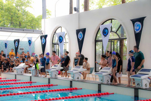 Drapeaux triangulaires en aluminium Swim Academy ATF01, bannières sportives en polyester durable, bleu et blanc, pour la décoration de piscine - Product Image 2