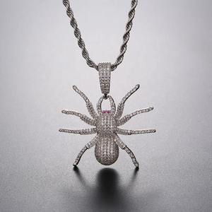 Pendentif araignée thématique en alliage plaqué or avec incrustation de strass en cristal, style hip-hop, breloque unisexe, cadeau - Product Image 3