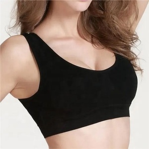 เสื้อชั้นในกีฬาไร้ตะเข็บ ยี่ห้อ WARPRO INDUSTRY รุ่นคอกลม สายสปาเก็ตตี้ ซัพพอร์ตปานกลาง สีดำล้วน ผ้าฝ้าย 100% รุ่น STUDIO - Product Image 1