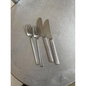 ชุดช้อนส้อมมีดหรูหรา 5 ชิ้น สแตนเลสสตีลสีทอง พร้อมด้ามจับฝังมุก รุ่นใหม่ล่าสุด - Product Image 5