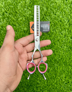 Ciseaux à barbe professionnels en acier inoxydable pour salon, lame tranchante, pointe de sécurité, plusieurs couleurs, 6" 6.5", logo personnalisé, fabriqué au Pakistan - Product Image 2