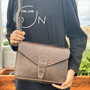 Bolso cruzado de cuero de grano completo hecho a mano con estilo vintage bolso de mujer de cuero genuino vintage bolsos personalizados de lujo occidental - Product Image 2