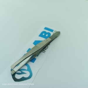 Pince à épiler HABI INDUSTRIES en acier inoxydable de très haute qualité, faite à la main, à pointe inclinée ultra fine, antistatique - Product Image 3