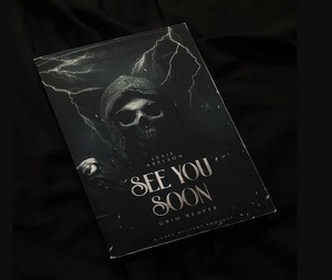 See You Soon est un roman d'amour sombre de Lexie Axelson, livre en édition brochée, best-seller. - Product Image 2