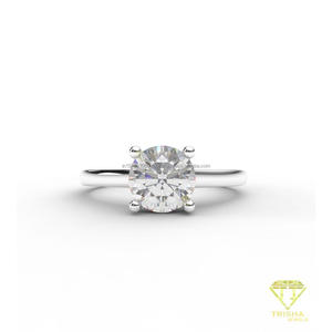 Bague de fiançailles solitaire en moissanite taille ronde en or jaune, classique à quatre griffes, pour femme - Product Image 6