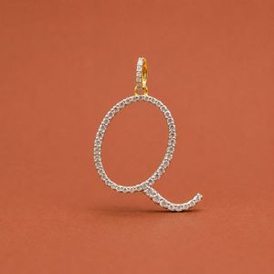 Nuevo Colgante de Plata S925 con Letra Q Cursiva con Incrustaciones de Moissanita, Joyería Hip Hop - Product Image 1
