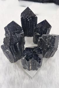 Tourmaline noire naturelle, cristal de guérison, pointe de tourmaline noire brute à facettes, Reiki Vastu, tourmaline noire sur pied - Product Image 6