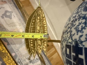 Plato de hoja de oro de estilo único, perfecto para exhibir pequeños artículos decorativos y como bandeja de decoración para el baño, para velas o accesorios. - Product Image 6