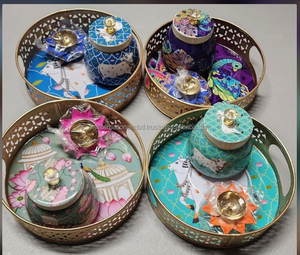 Juego de Bandeja y Diya de Metal Tradicional Pichwai con Jarra, 3 Piezas, para Regalos de Diwali - Product Image 1