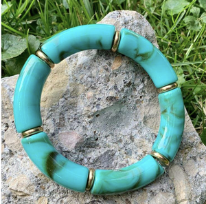 Bracelet unique en résine fait main pour unisexe, bijoux tendance multicolores, idéal pour un anniversaire - Product Image 4