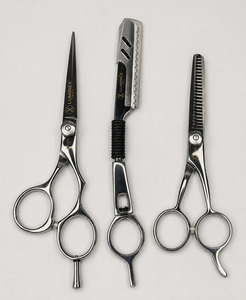 Navaja de Afeitar Recta Vintage Luminex Impex con Mango de Concha de Abulón y Acero al Carbono, Lista para Usar en Barberías y Salones - Product Image 4