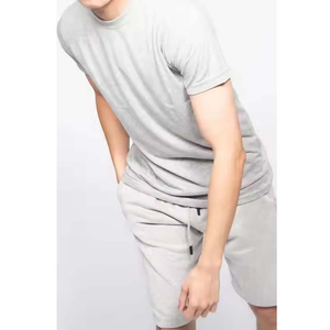 Ensemble t-shirt et short en coton, col rond, manches courtes, de haute qualité, tendance et décontracté, avec logo et design personnalisés. - Product Image 4