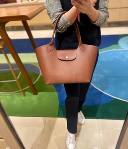 Nouveau <span class=keywords><strong>sac</strong></span> à main en cuir de vachette brun en forme de lingot d'or de grande taille pour femmes, <span class=keywords><strong>sac</strong></span> à main simple à bandoulière pour les trajets quotidiens, grande capacité, <span class=keywords><strong>sac</strong></span> <span class=keywords><strong>seau</strong></span> tendance - Product Image 3
