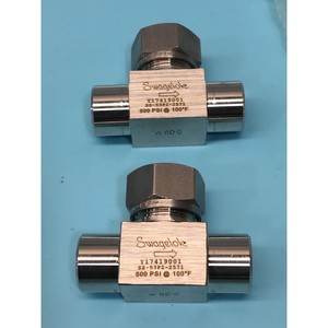 2 Vannes de contrôle SWAGELOK SS-53F2-2571, Y17419001 - Équipements et pièces semi-conductrices d'occasion fiables à l'échelle mondiale chez - Product Image 1
