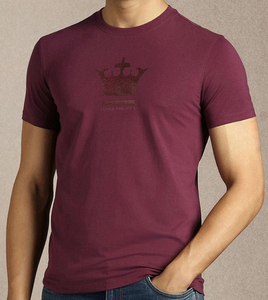 เสื้อยืดผู้ชายสไตล์มินิมอล พิมพ์ลายเรียบง่าย ผ้าฝ้าย ทรงปกติ เนื้อผ้านุ่ม น้ำหนักเบา สวมใส่สบาย เหมาะสำหรับใส่ทำงาน ออกกำลังกาย และเดินทาง รับผลิตแบบ OEM ODM - Product Image 3
