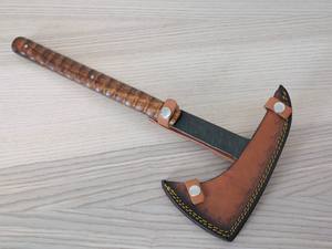Hacha Vikinga Forjada a Mano de Primera Calidad |   Cuchillo de Acero con Alto Contenido de Carbono, Mango de Madera de Palisandro, Herramienta de Supervivencia con Funda de Cuero - Product Image 6