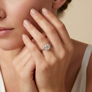 Anillo de Compromiso Solitario de Lujo con Diamante Cultivado en Laboratorio de 3 Quilates, Corte Brillante Redondo, en Oro de 14K, con Seis Puntas Tipo Catedral, para Mujer - Product Image 4