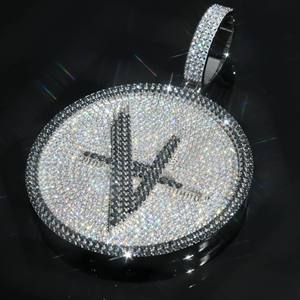 จี้เงินแท้ S925 ประดับเพชรโมอิสซาไนต์ทรงกลม ดีไซน์ CONCEPTION Iced Out  แบบสั่งทำพิเศษ ได้รับการรับรองจาก GRA สำหรับผู้ชายสไตล์ฮิปฮอป - Product Image 1