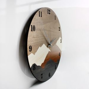 Reloj de Pared de Madera con Diseño de Montaña en Capas, Arte de Pared con Corte Láser de la Naturaleza, Decoración para el Hogar en MDF - Product Image 1