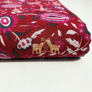 Ventes chaudes Tissu en coton imprimé traditionnel personnalisé Dabu à motifs floraux pour robes et vêtements pour filles/garçons pour chemises, sacs et rideaux - Product Image 2