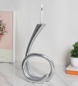 เชิงเทียนอะลูมิเนียมลายเปลวไฟ ดีไซน์แกะสลัก ทำด้วยมือ สำหรับตกแต่งบ้านในวันคริสต์มาส วันวาเลนไทน์ และวันอีสเตอร์ - Product Image 2