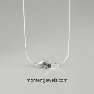 Collar de Plata de Ley 925 con Colgante Geométrico Moderno Chapado en Oro, Cadena de Eslabones para Mujer - Product Image 4